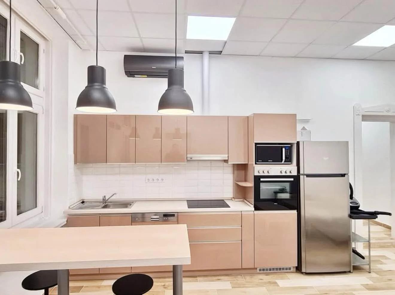 Kivételes befektetési lehetőség Debrecen belvárosában – 5 apartman, saját parkolóval!